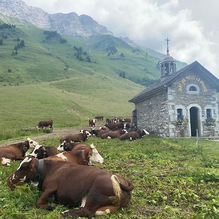 Bed and Breakfast Chez Laurette Et Louis Ugine Esterno foto