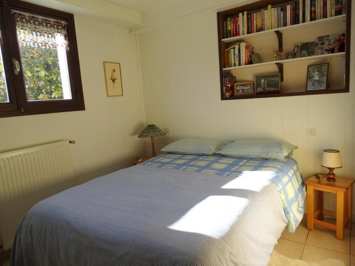 Bed and Breakfast Chez Laurette Et Louis Ugine Esterno foto